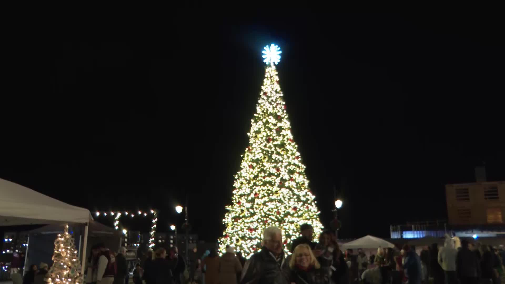 Salem Today - Tuscan Village Tree Lighting 2021